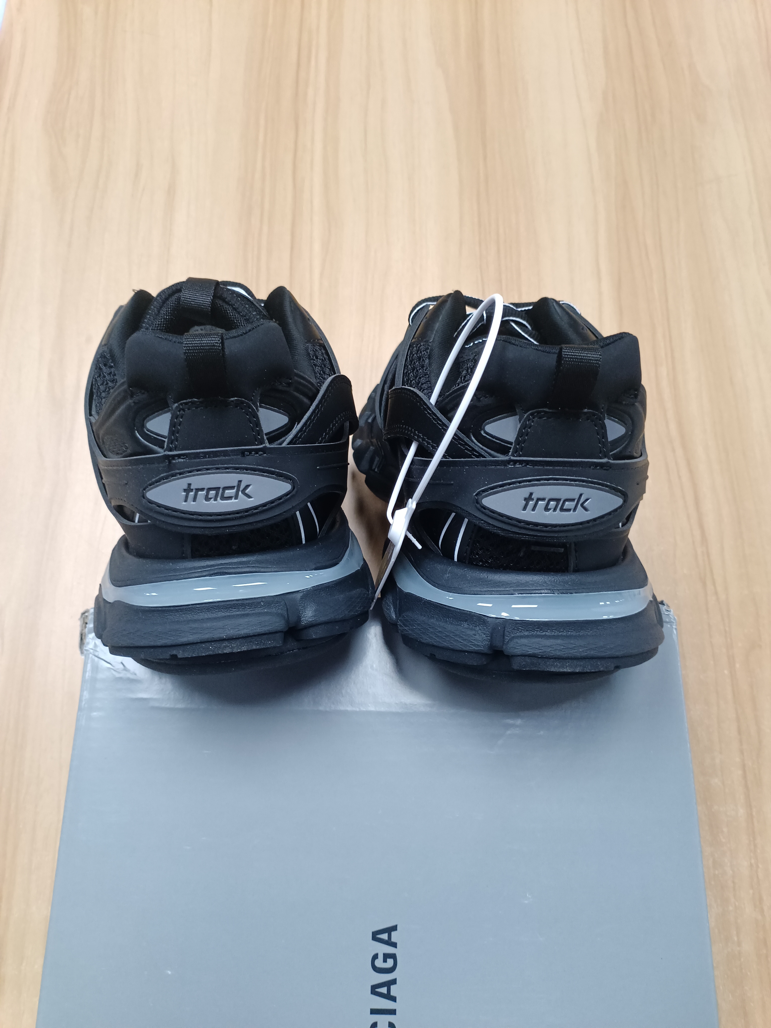 OK  Batch   Balenciaga Track -9
