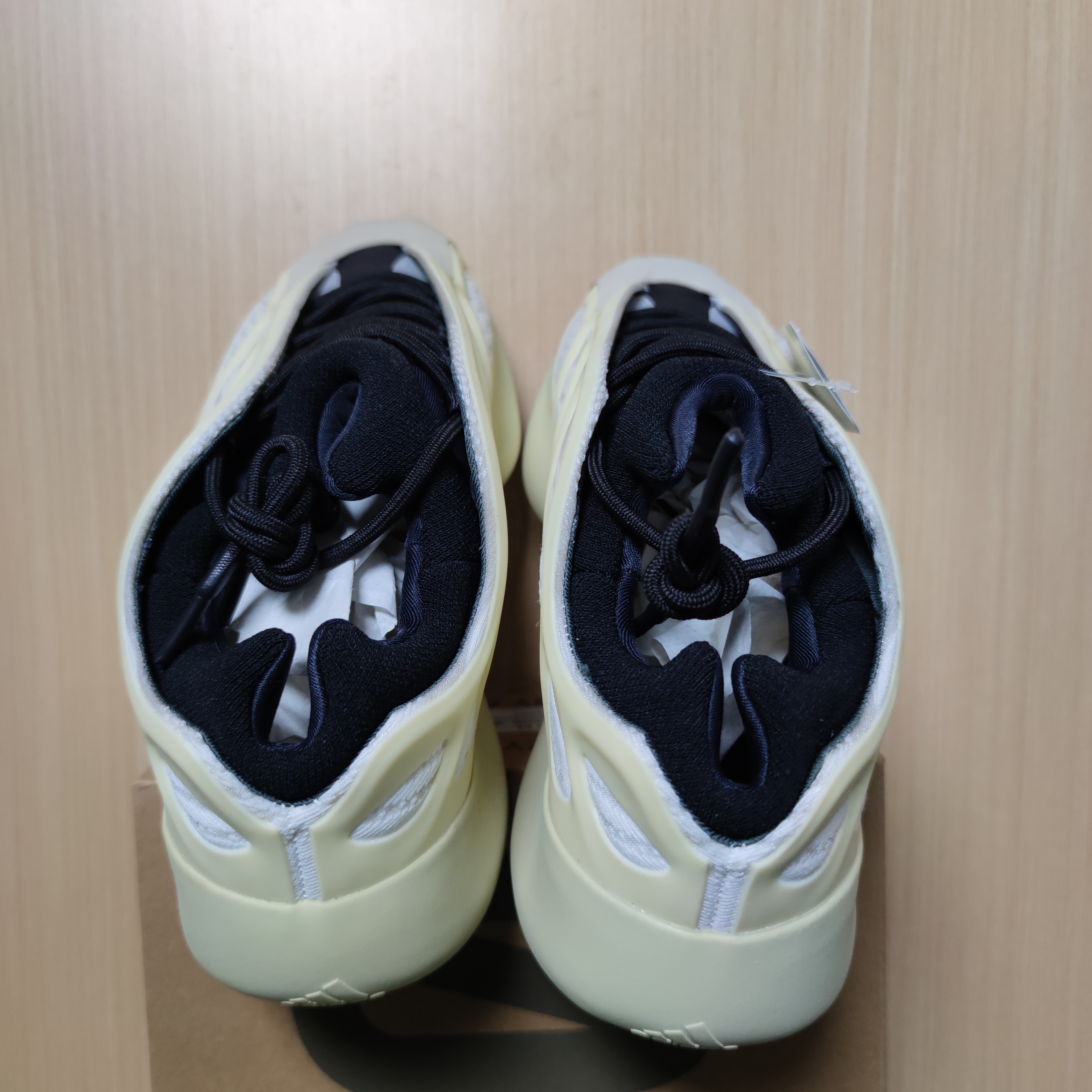 BF Batch  Adidas Yeezy Yeezy Boost 700 V3 -10