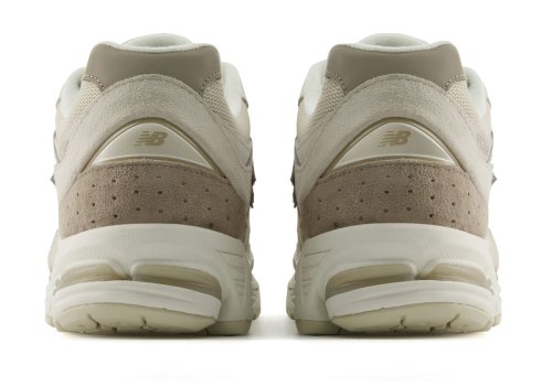 The New Balance 2002R Skips A Season With A Fall-Ready Edition(图3)