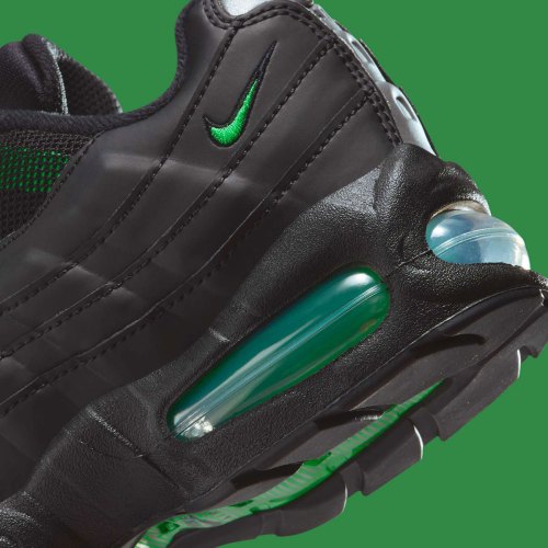 First Look At The Nike Air Max 95 OG “Green Shock”(图5)