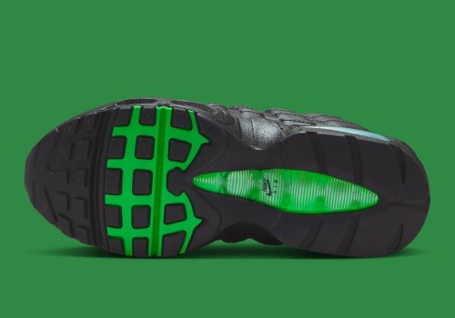 First Look At The Nike Air Max 95 OG “Green Shock”(图6)