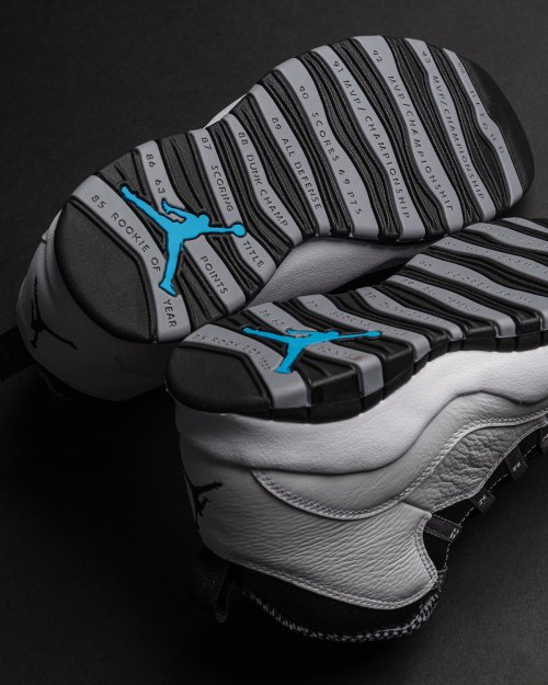 Jordan Brand Revives The Original Shoebox For The Air Jordan 10 “Steel”(图8)