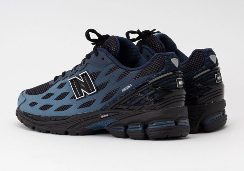 The New Balance 1906W Reappears In Black And Blue(图2)