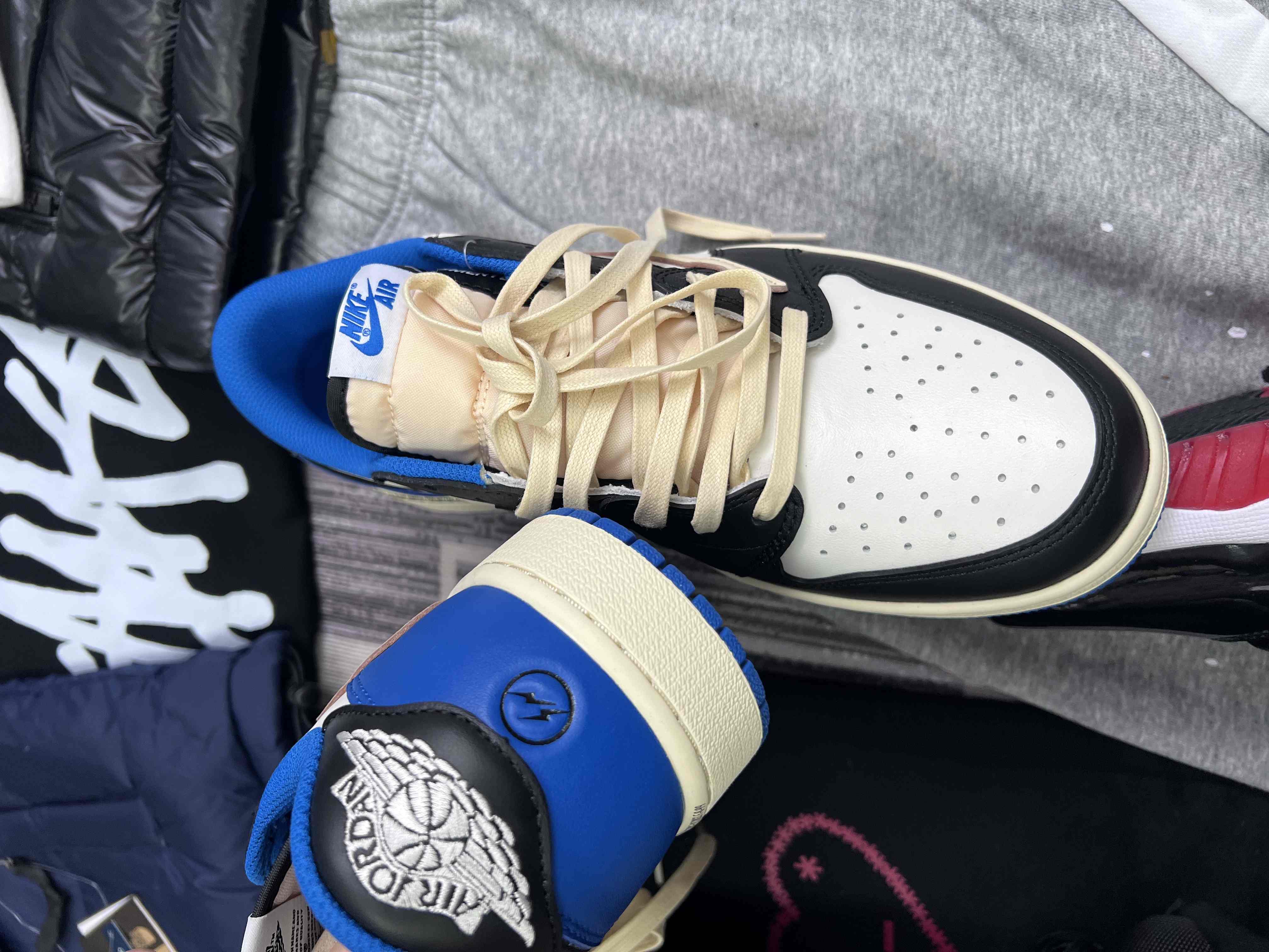 Mood Dressing Confirmed: The TS AJ1 + Carsicko Love Set Is Spring 2026’s Most Wearable Statement(图1) 1 (2)_compressed.jpg